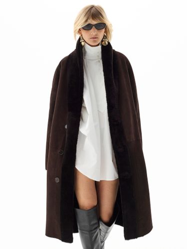 Двусторонняя дубленка шоколадного цвета с поясом