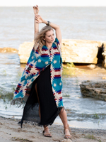 Накидка с этническим геометрическим орнаментом