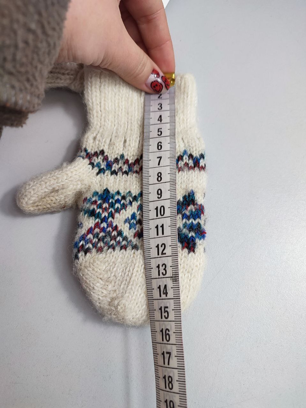 Рукавички с орнаментом на 2/3 года