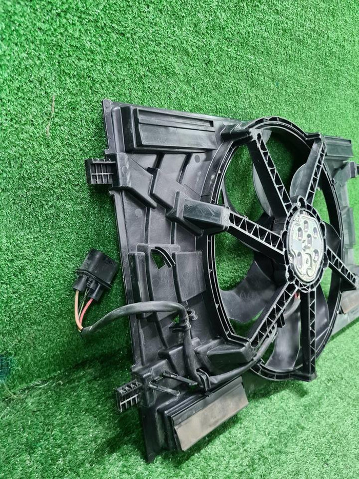 Диффузор с вентилятором VW Golf 7 (2012-2017)