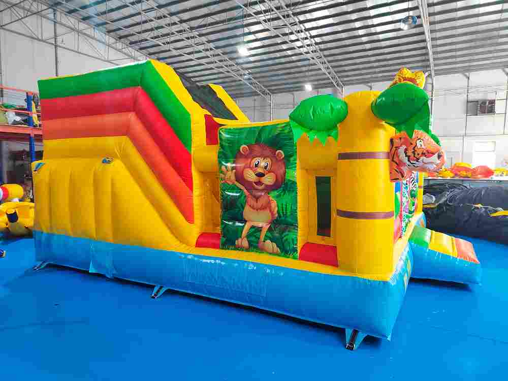 Коммерческий надувной батут «Сафари-экскурсия 2», 5x5x2.8 м.