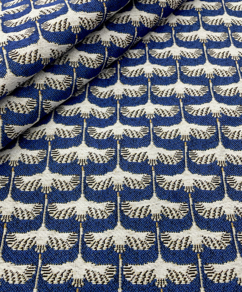 Гобеленовая ткань Журавли на синем мелкие 55 мм ширина 175 см