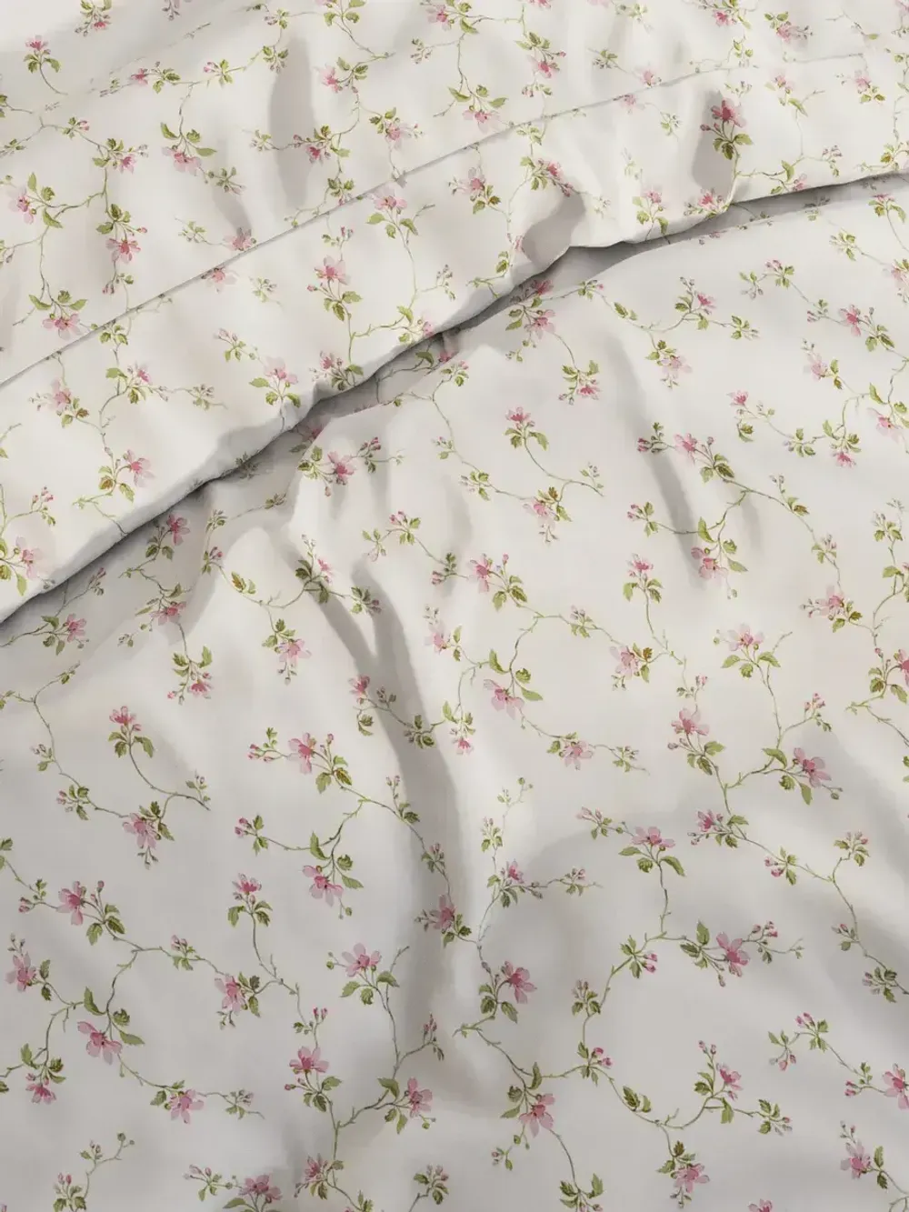 Декоративная наволочка с рюшами, оборками "Весенние цветы" 50х70 см, 1 шт, без молнии