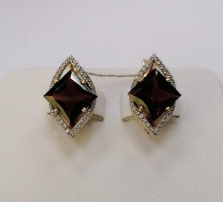 Серьги из золота с гранатами