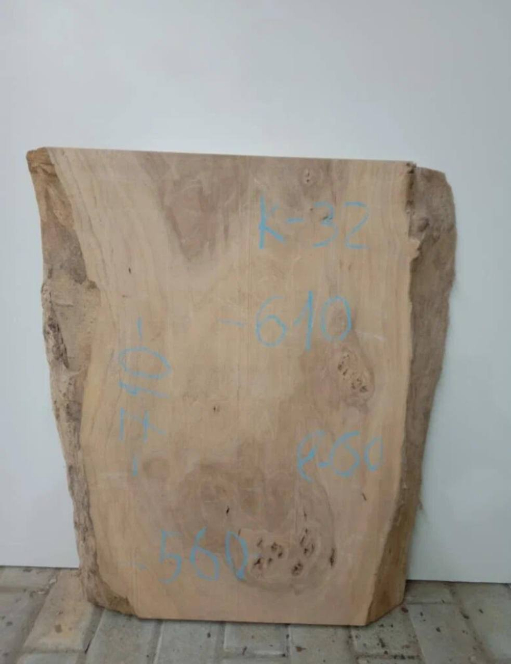 Карагач 71 см (Д) × 61 см (Ш) × 4 см (Т)