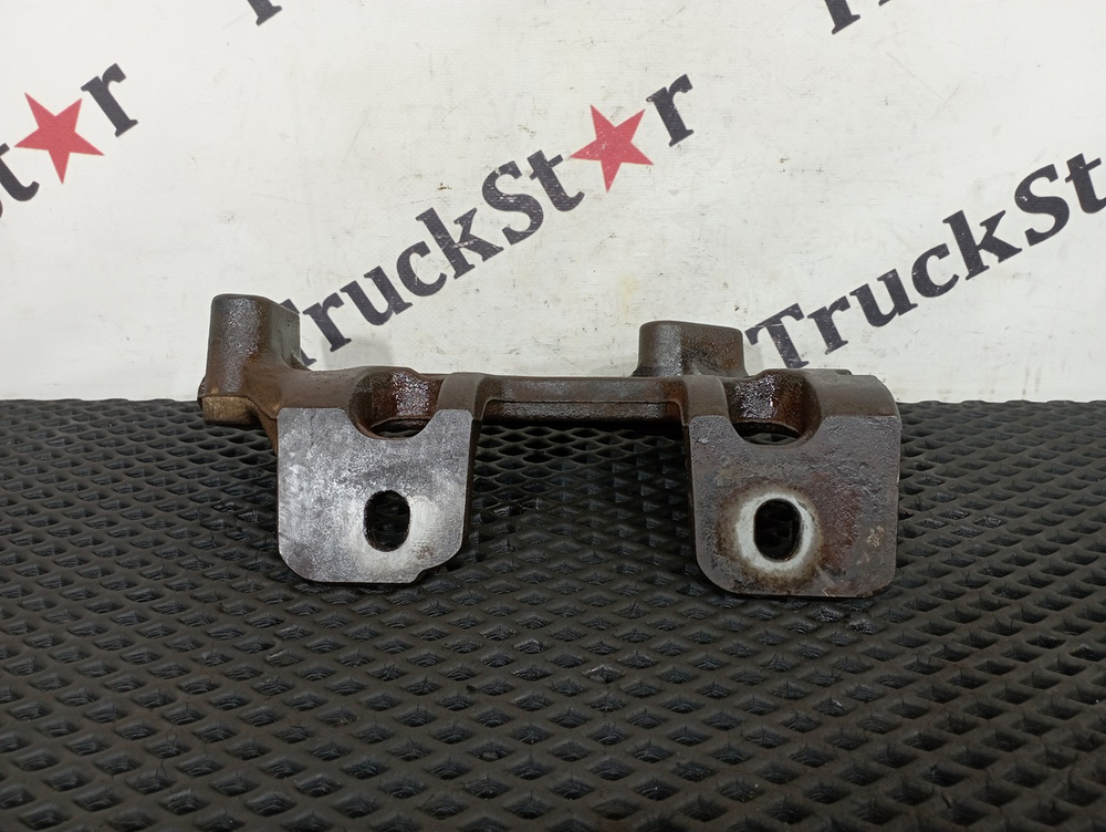 Кронштейн глушителя 2020г