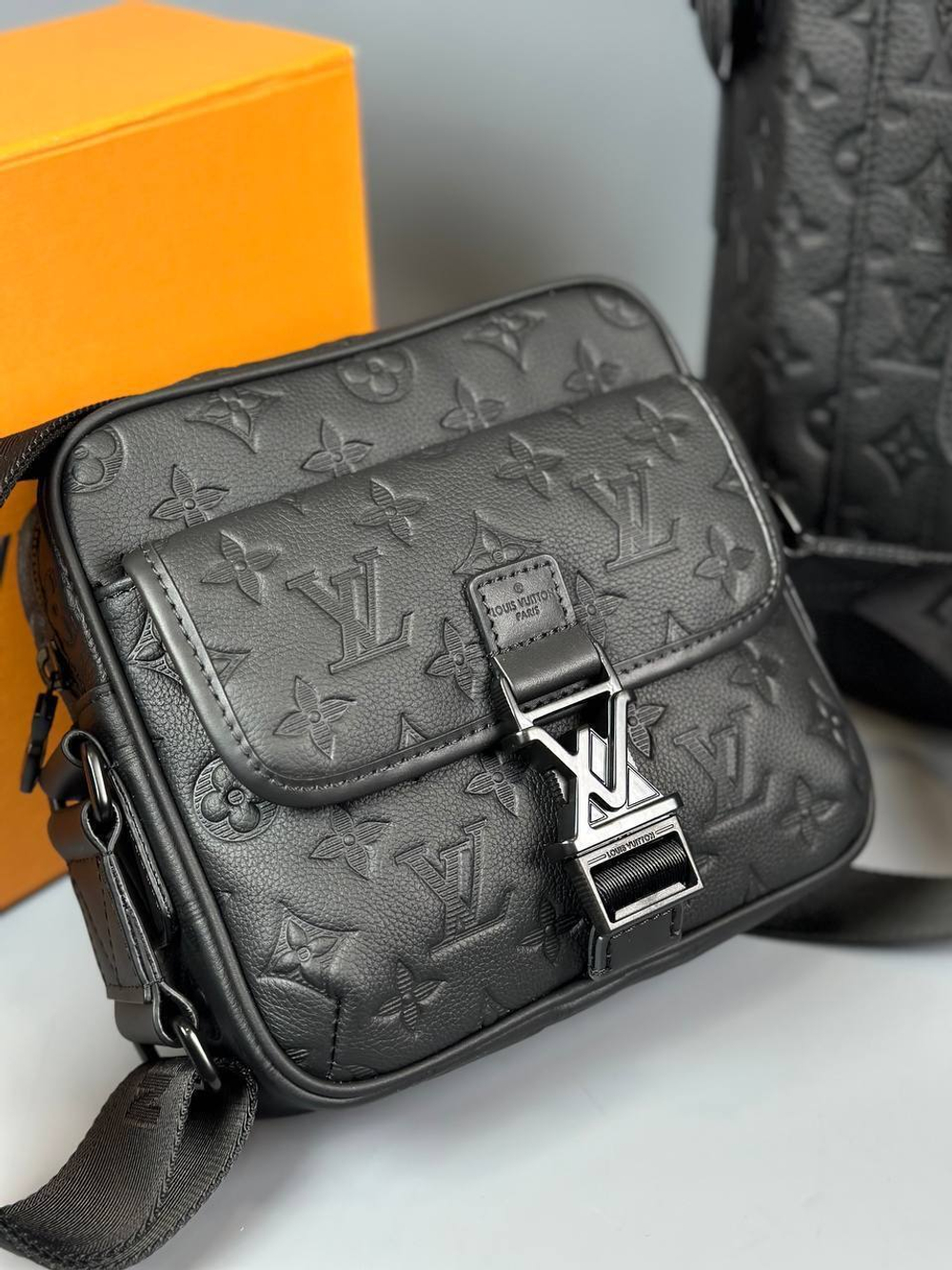 Сумка-мессенджер Louis Vuitton, арт. 479646698