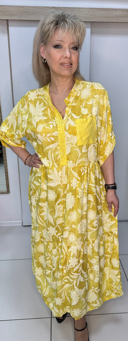 Итальянское цветное платье с пайетками на кармашке