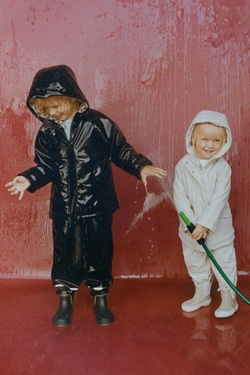 ZARA ПРОРЕЗИНЕННЫЙ КОМБИНЕЗОН WATER RESISTENT, ЧЕРНЫЙ