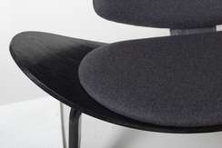 Кресло Shell черное с черным сиденьем