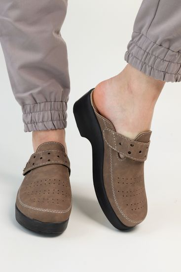 501 | "Natasa" | Коричневые женские медицинские сабо с закрытым носом