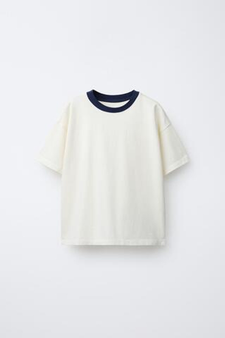 ZARA ФУТБОЛКА С КОНТРАСТНЫМ ВЫРЕЗОМ, ЭКРЮ