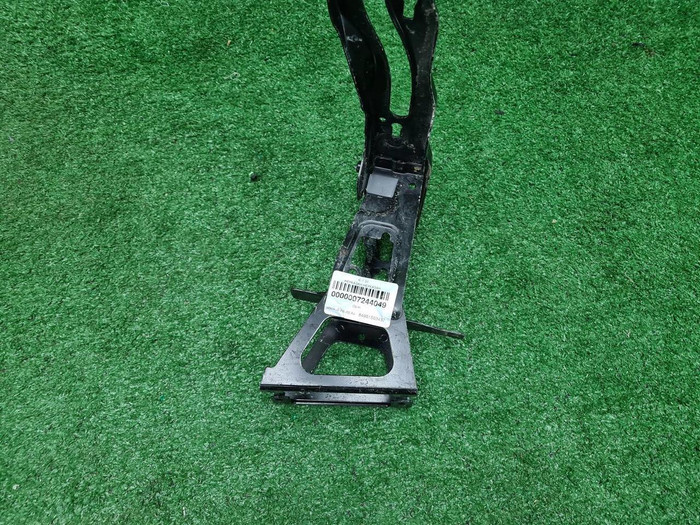 Кронштейн фары левый BMW 3er F30 (2011-2020)