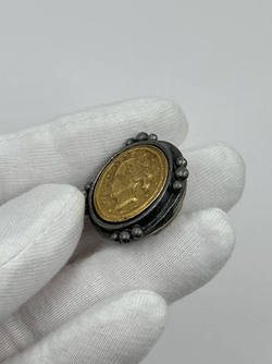 Накладка на пуговицу в виде монеты