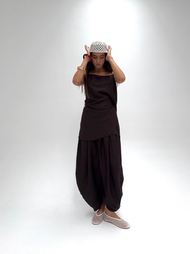 Шоколадный костюм свободного кроя