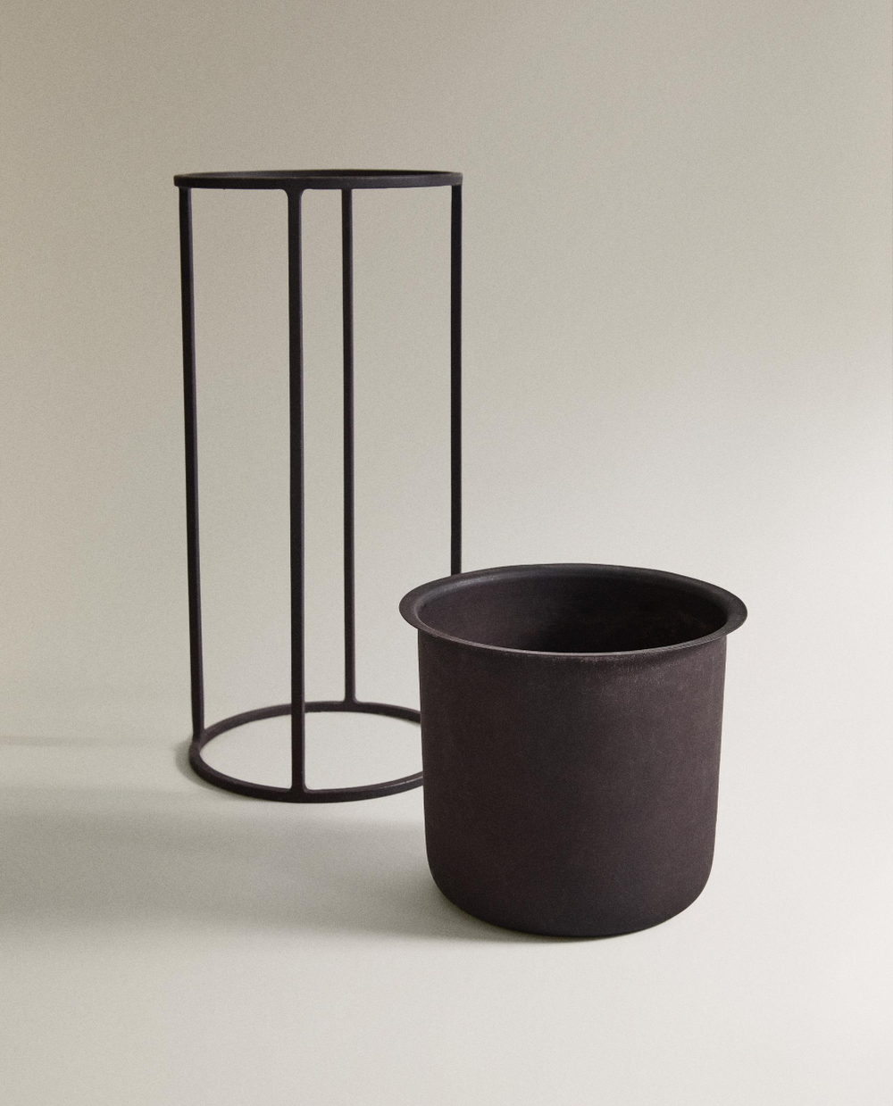 Zara Home Кашпо из металла, цвет чёрный, 45.5 см