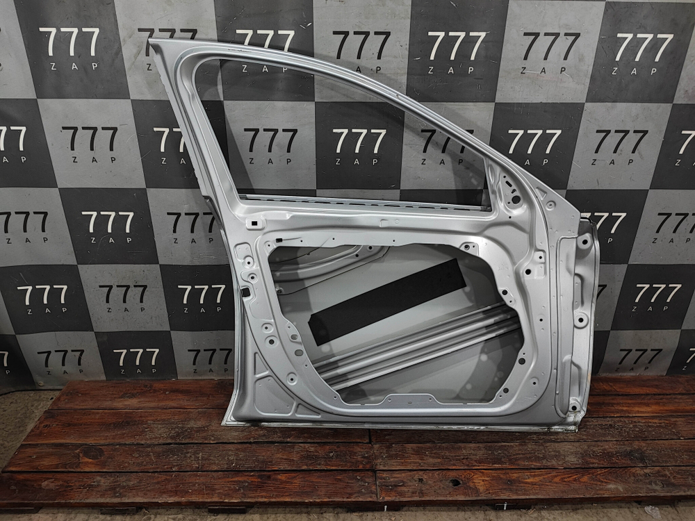 Дверь передняя левая Mercedes E (W213) 16-нв Б/У Оригинал A2137200105