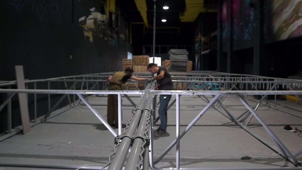 Сцепка хомутами модулей батутного парка "ЗВЕЗДА"