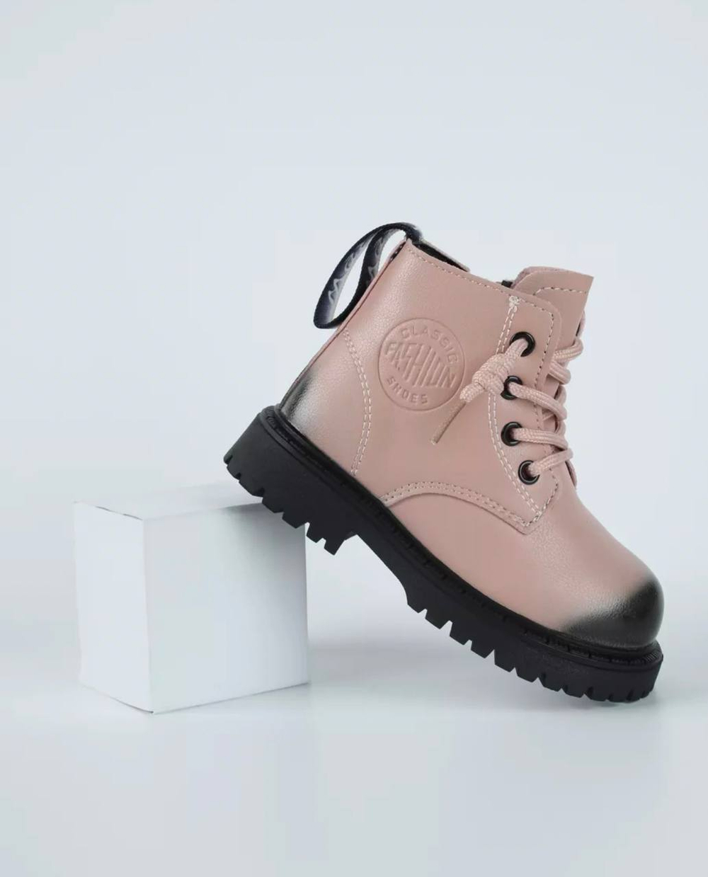 Зимние кожаные розовые ботинки для девочки Buba Pink