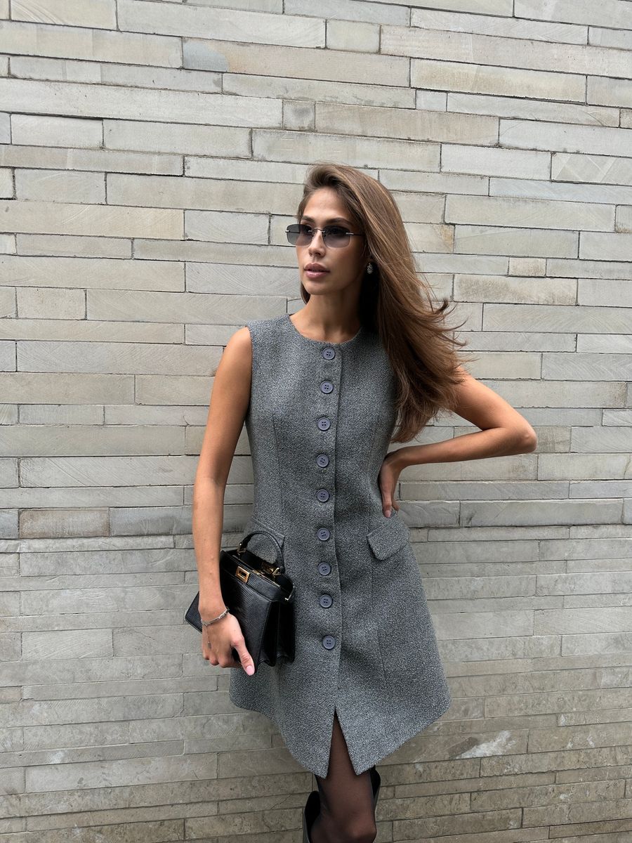 Платье из твида на пуговицах мини серое