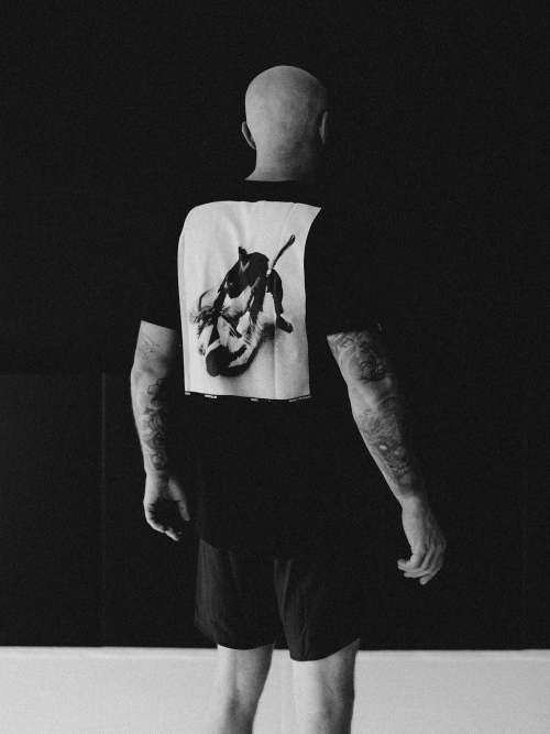 Футболка MANTO MOTION чёрная