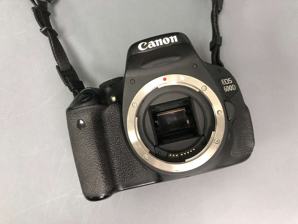 Canon EOS 600D Body (35.600 кадров)