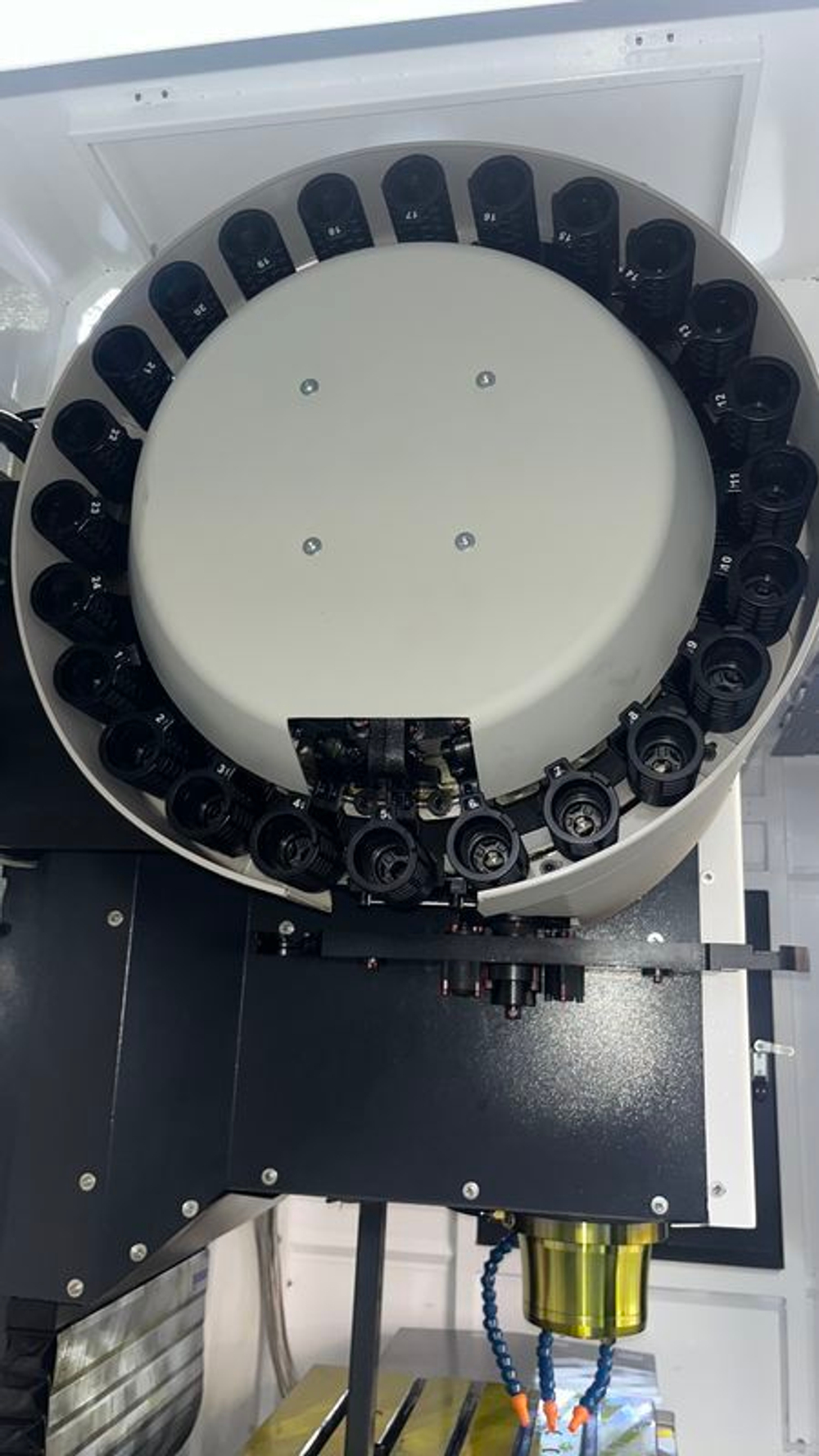 Вертикальный фрезерный обрабатывающий центр B-Power LV-1160 10000