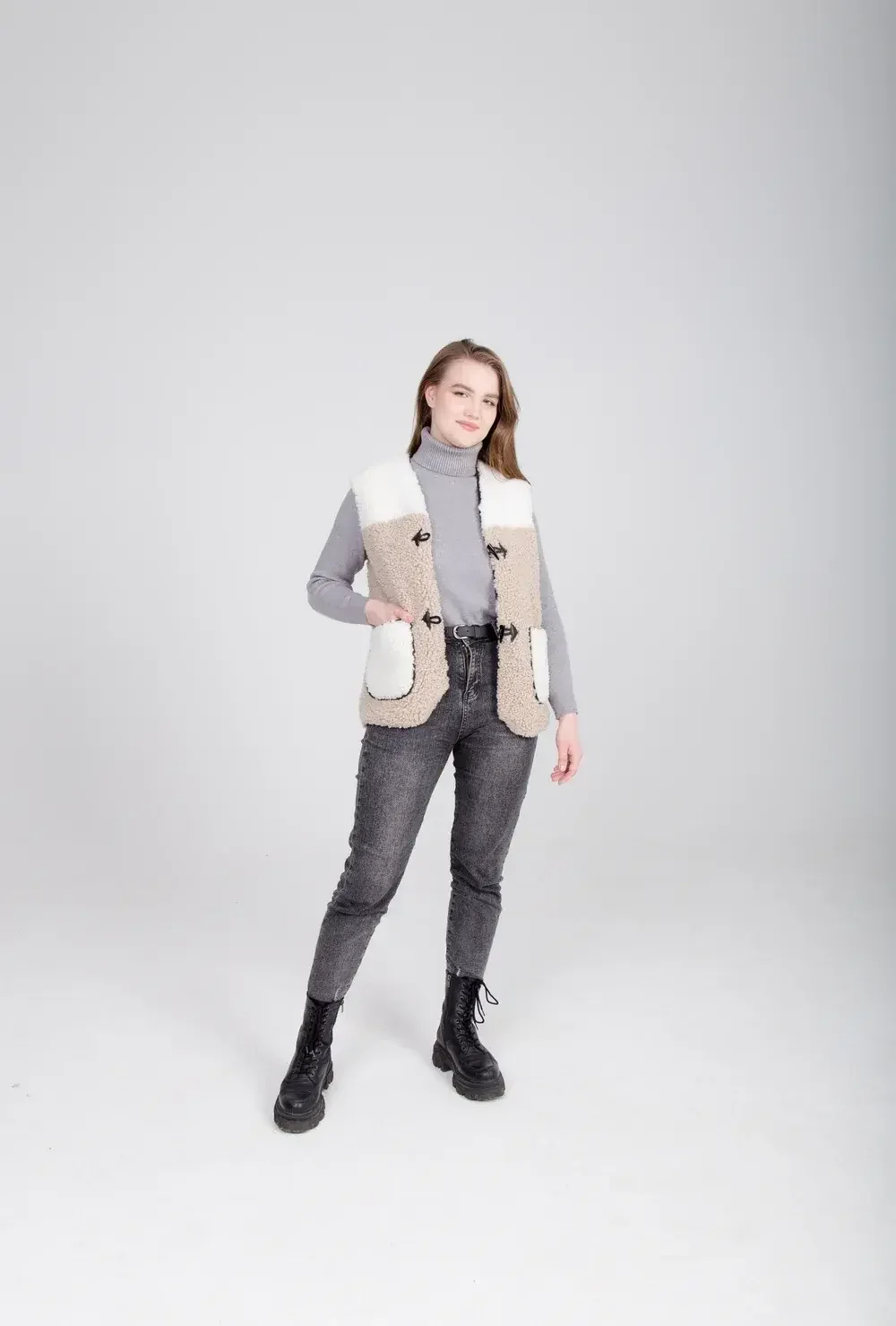 Женский жилет из овчины