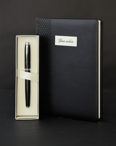Набор с гравировкой: Ежедневник и ручка роллер Parker IM Matte Black CT (черный с орнаментом)