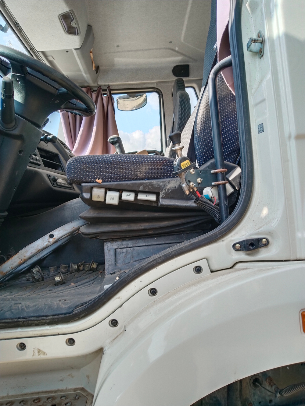 FAW J6 8x4 Самосвал СА3310Р66K24T4E5 (Дизельный, 11,1 л, 420 л.с., МТ)
