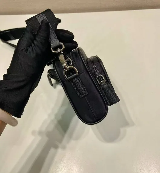 Сумка Prada через плечо из нейлона и кожи Saffiano