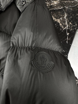 Пуховик Moncler