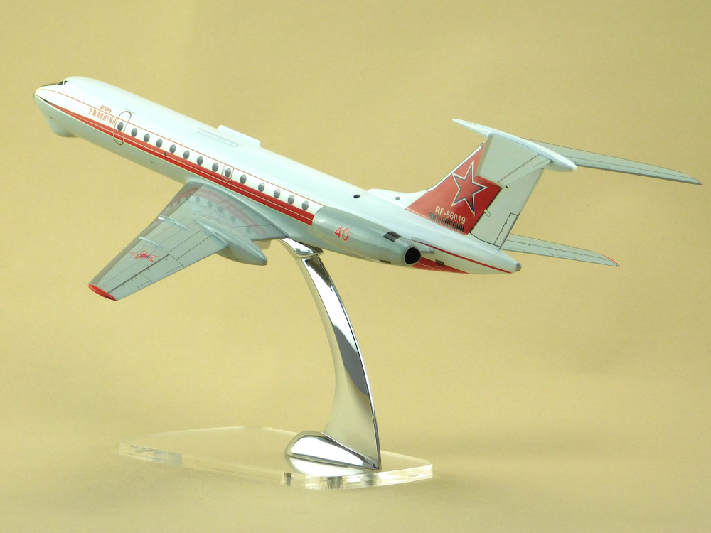Модель самолета Ту-134Ш (М1:100, ВКС России, RF-66019, 40)