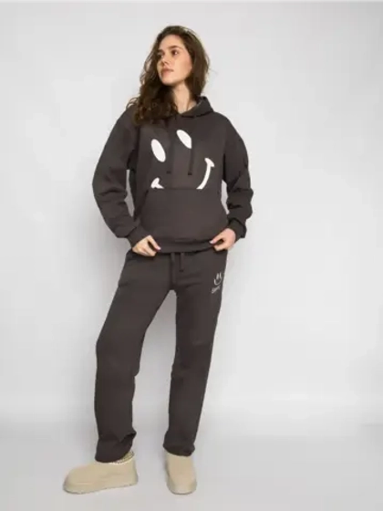 Спортивный костюм утепленный с капюшоном