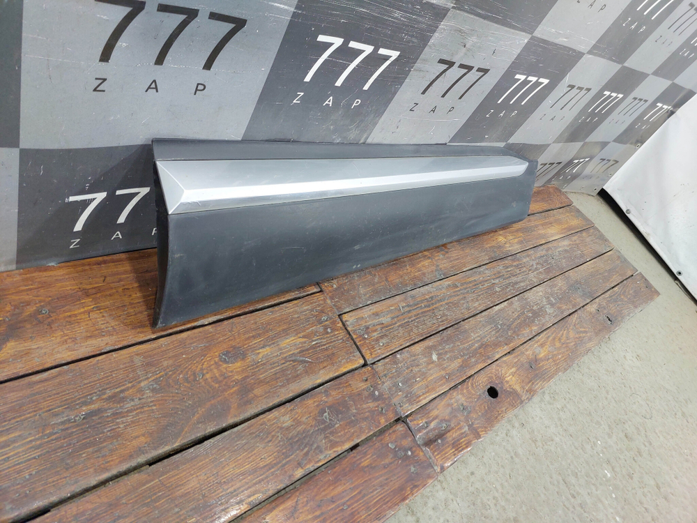 Накладка двери передней правой Hyundai Santa Fe 4 (TM) 18-нв Б/У Оригинал 87722S1100