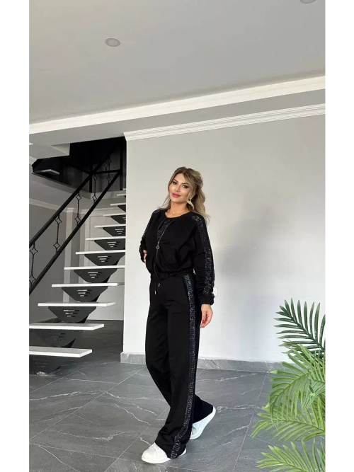 Костюм со стразами