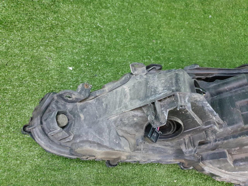 Битая Фара правая Toyota Camry xv70 (2017-2021) LED