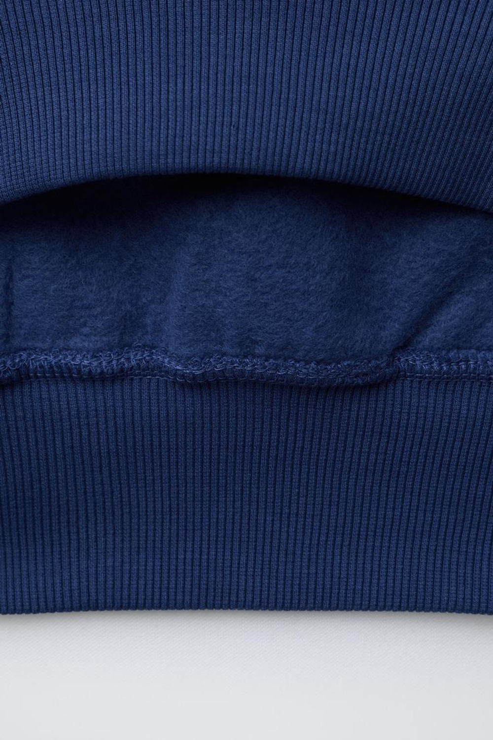 ZARA БАЗОВОЕ ХУДИ С КАПЮШОНОМ, ЯРКО-СИНИЙ