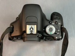 Canon 600D kit 18-55mm 3.5-5.6 IS ll 4.000 кадров