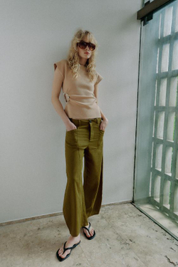 ZARA ТРИКОТАЖНЫЙ ТОП С ВЫРЕЗАМИ И БУСИНАМИ, ПУДРОВЫЙ