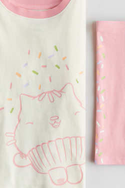 H&M Комплект из футболки и шорт, розовый