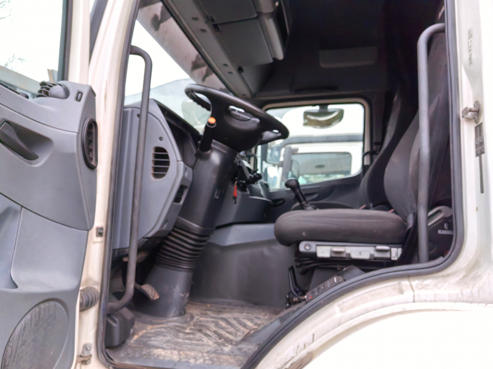 КамАЗ М1840 4x2 Седельный тягач 5490-S5 (Дизельный, 12,0 л, 401 л.с., МТ)