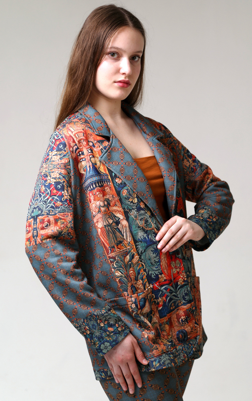 Трикотажный жакет "Сказочный лес", по мотивам фламандского гобелена 16 века, выполненного в технике мильфлёр