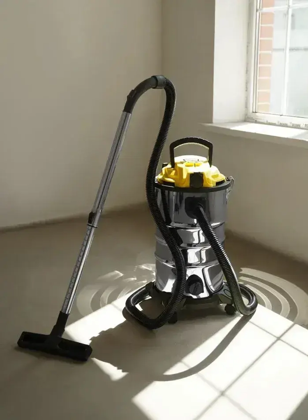 Строительный пылесос, промышленный, электрический Electrolite ПС-30С( 1500 Вт, 30 литров, Шланг 3 М, НЕРА фильтр, сухая/влажная уборка, розетка для инструмента )