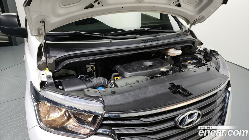 Hyundai The New Grand Starex Van 3-х местный (06.2020)