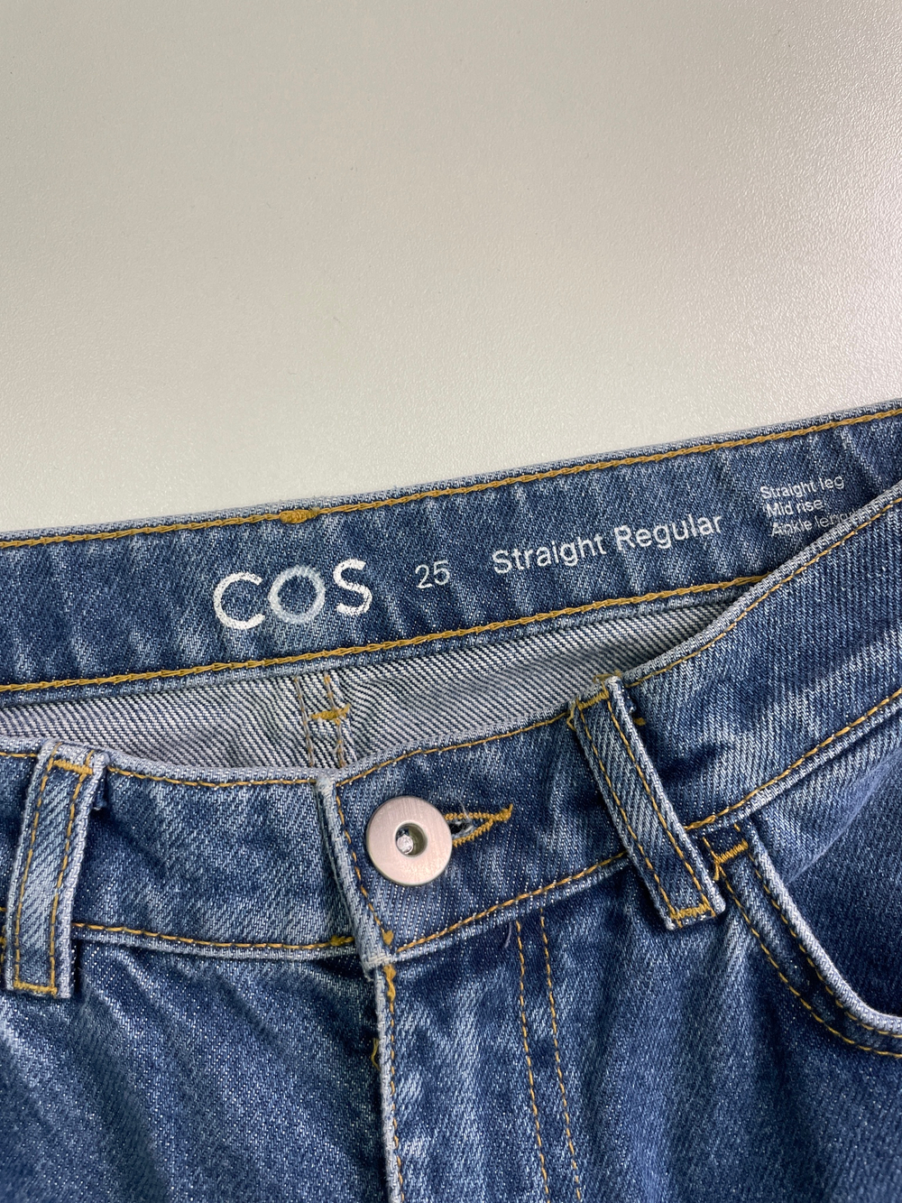 Джинсы Cos