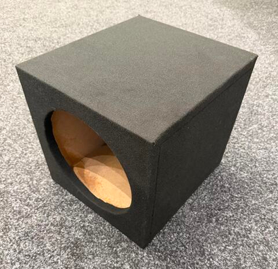 Zatvorena kutija za subwoofer 12 inča