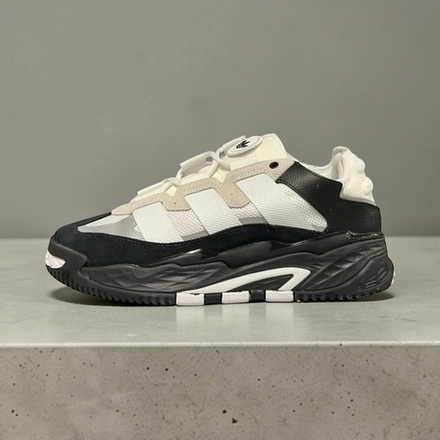 Adidas Niteball • Black White
