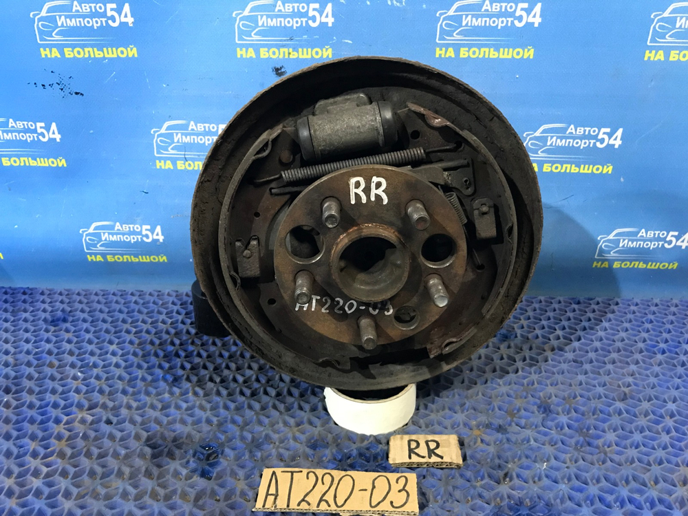 Ступица задняя правая TOYOTA AVENSIS 1999