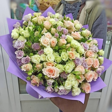 Букет из 27 кустовых роз